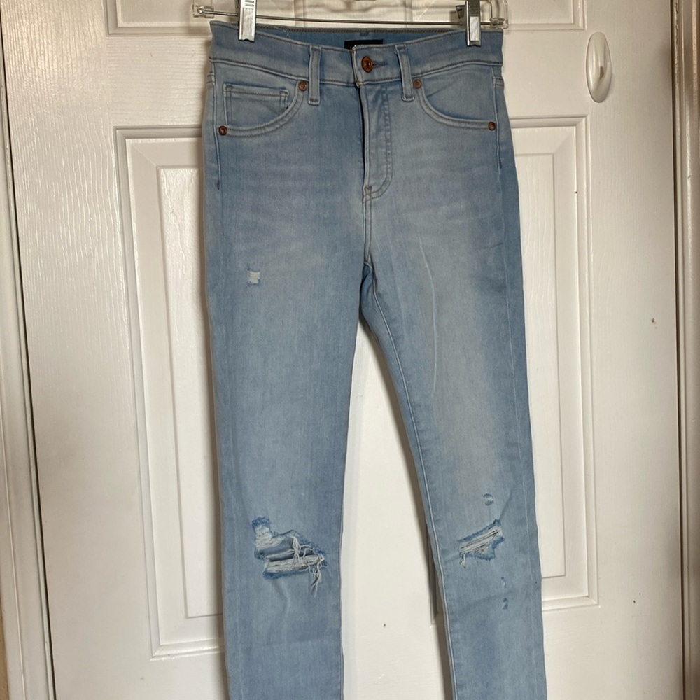 Express mid rise light was jeans